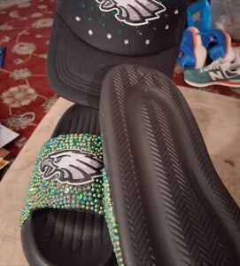 Embellished Green and Black Women's Slippers And Eagles Hat